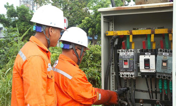 Đội Điện lực Dương Kinh nâng cao chất lượng quản lý hệ thống đo xa