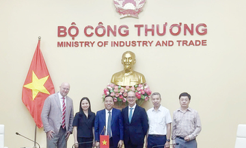 Thứ trưởng Nguyễn Hoàng Long tiếp Đại biện Phái đoàn EU tại Việt Nam