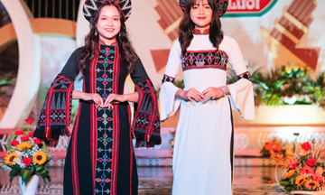 Dệt Dèng: Từ trang phục bản địa đến sàn diễn và sản phẩm du lịch