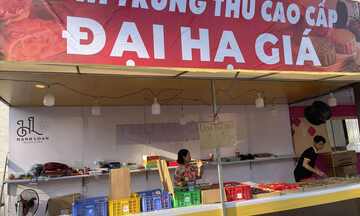 Bánh trung thu đại hạ giá hút khách sau Tết đoàn viên