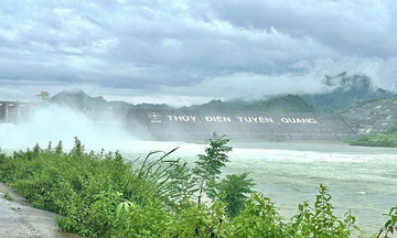 Hồ thủy điện Tuyên Quang xả đáy, bảo đảm an toàn hạ du