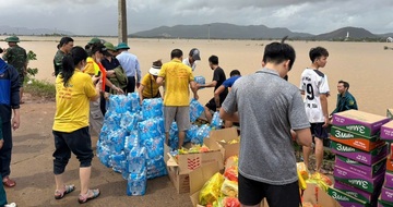 Miễn phí đường bộ cho xe chuyển hàng cứu trợ: Nghĩa cử cao đẹp