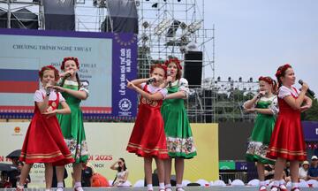 Rực rỡ sắc màu Nga - Mông Cổ hội tụ tại Lễ hội Văn hóa Thế giới 2025