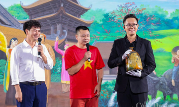 Hai NSND Xuân Bắc, Tự Long khuấy động phiên đấu giá gây quỹ ủng hộ vùng lũ