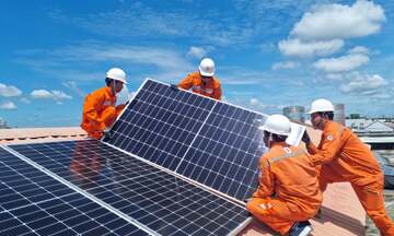 Đơn giản hóa thủ tục lắp điện mặt trời mái nhà: Hướng đi đúng và kịp thời