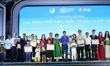 Tuyên dương  10 'Gia đình trẻ hạnh phúc' năm 2025