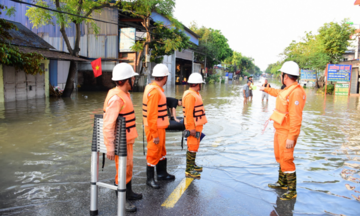 Lũ rút, EVNHANOI khuyến cáo người dân biện pháp đảm bảo an toàn điện