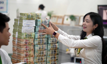 Tín dụng đổ mạnh vào kinh doanh bất động sản, vượt xa cho vay mua nhà