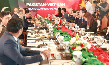 Bộ trưởng Nguyễn Hồng Diên hội đàm với Bộ trưởng Bộ Thương mại Pakistan