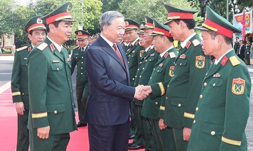 Tổng Bí thư dự Lễ kỷ niệm 80 năm ngày truyền thống Quân khu 1