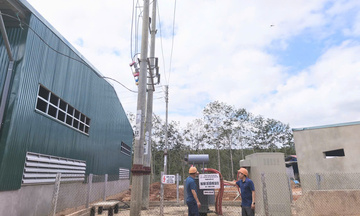 Ánh sáng trên bản Mông Nậm Ty