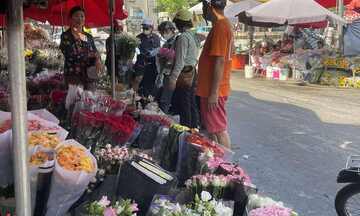 Chợ hoa Quảng An nhộn nhịp trước ngày 20/10