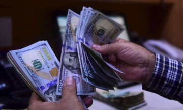 Tỷ giá USD hôm nay 18/10/2025: Ngân hàng giảm, “chợ đen” tăng mạnh