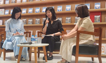 Nữ văn sĩ Hàn Quốc chia sẻ điều phía sau tác phẩm với độc giả Việt