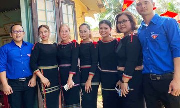 Người Ê Đê trên vùng đất bazan: Bài 2: Ngọn lửa hiếu học ở buôn Briêng B