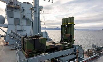 Đức giới thiệu hệ thống phòng không IRIS-T SLM ‘trên hạm’