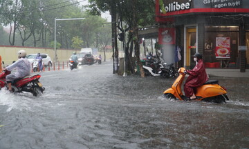 Đà Nẵng: Chủ động cấp phát áo phao cho người dân vùng trũng thấp