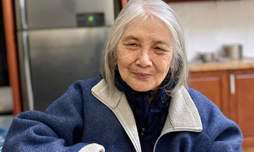 'Bà tiên' 90 tuổi và hàng nghìn chiếc áo len của tình yêu thương