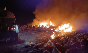 Sau chỉ đạo của Chủ tịch TP. Hà Nội, lửa vẫn đỏ bãi rác ngoại thành