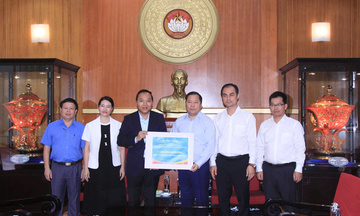 Bộ Công Thương trao hơn 1,2 tỷ đồng ủng hộ đồng bào vùng lũ