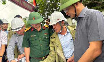 Bí thư Thành ủy Đà Nẵng Lê Ngọc Quang ‘thị sát’ rốn lũ Mẹ Suốt