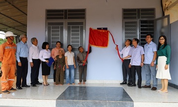 PC Đắk Lắk: Bàn giao nhà tình nghĩa tại xã Pơng Drang