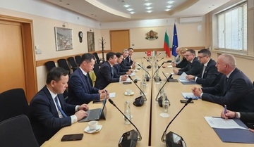Bộ trưởng Nguyễn Hồng Diên làm việc với Bộ trưởng Bộ Kinh tế và Công nghiệp Bulgaria Peter Dilov
