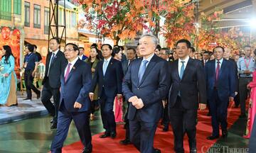 Chùm ảnh: Các vị khách đặc biệt dự Lễ khai mạc Hội chợ Mùa Thu lần thứ nhất - 2025