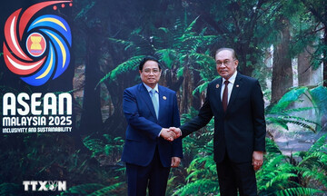 Thủ tướng bắt đầu các hoạt động tại Hội nghị Cấp cao ASEAN 47