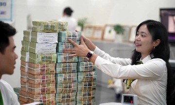 Siết tín dụng bất động sản: Động thái cần thiết để ngăn ‘quả bóng’ phình to