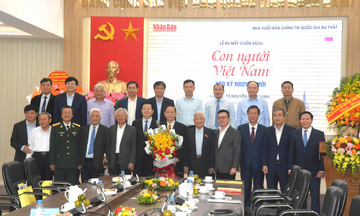 Ra mắt sách 'Con người Việt Nam vào kỷ nguyên mới' 