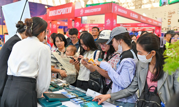 Hội chợ Mùa Thu lần thứ nhất: Bùng nổ ‘săn’ tour ưu đãi cuối năm
