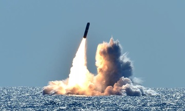 Trident II D5: ‘Cá mập thép’ mang đầu đạn bay xa hơn 12.000 km 
