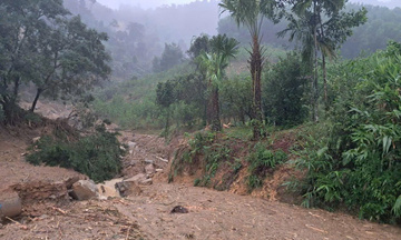 Đà Nẵng: Sạt lở núi cuốn trôi một ngôi nhà và tài sản giá trị