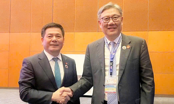 Bộ trưởng Nguyễn Hồng Diên làm việc với Bộ trưởng Thương mại Trung Quốc Vương Văn Đào