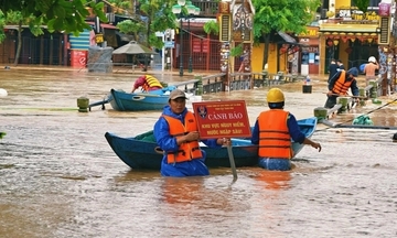 Tập trung ứng phó khẩn cấp, khắc phục hậu quả mưa lũ tại Trung Bộ
