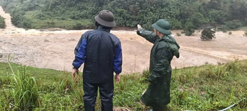 Quảng Ngãi: Nỗ lực tiếp tế cho hơn 1.700 người dân bị cô lập