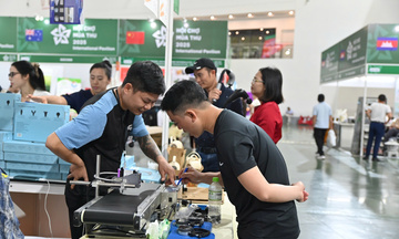 Toàn cảnh ngày thứ 3 Hội chợ Mùa Thu trên các cơ quan truyền thông