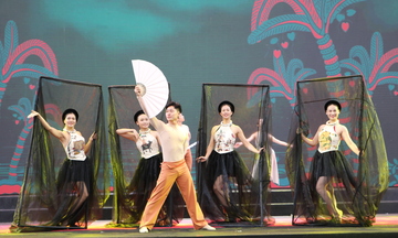 Nghệ thuật thắp sáng không gian Hội chợ Mùa Thu lần thứ nhất – 2025