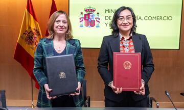 Thứ trưởng Phan Thị Thắng đồng chủ trì Khóa họp UBHH Việt Nam - Tây Ban Nha