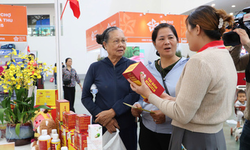 Sản phẩm từ dược liệu Việt hút khách tại Hội chợ Mùa Thu