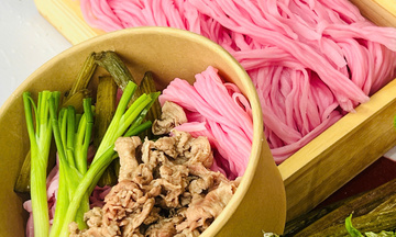 Phở Atiso Đà Lạt gây sốt, nhiều lời mời hợp tác tại Hội chợ Mùa Thu 