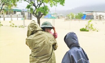 Hà Tĩnh mưa lớn liên tục, nhiều nơi ngập sâu, giao thông chia cắt