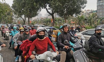 Điều kiện để người lao động được miễn vé tàu, máy bay dịp Tết 2026