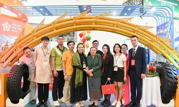 Phó Chủ tịch Quốc hội Lào ấn tượng mạnh với Hội chợ Mùa Thu 2025