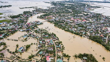 Chùm ảnh: Hà Tĩnh khẩn trương khắc phục hậu quả mưa lũ