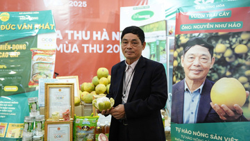 Người nông dân 70 tuổi và hành trình chuyển đổi số trong vùng trồng bưởi Hà Nội