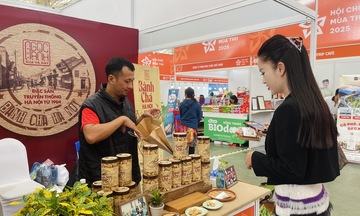 Người dân ấn tượng với quy mô và chất lượng Hội chợ Mùa Thu