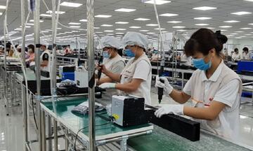 Infographic | Ngành chế biến, chế tạo tăng 10,5%, đóng góp lớn nhất vào IIP