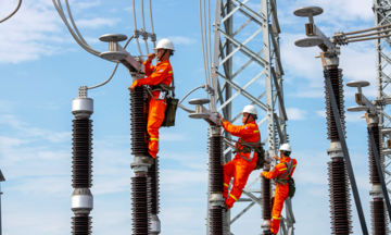 10 tháng, EVN thực hiện bao nhiêu dự án điện?